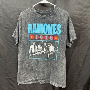 Vintage Style Ramones 1976 Graphic T-Shirt